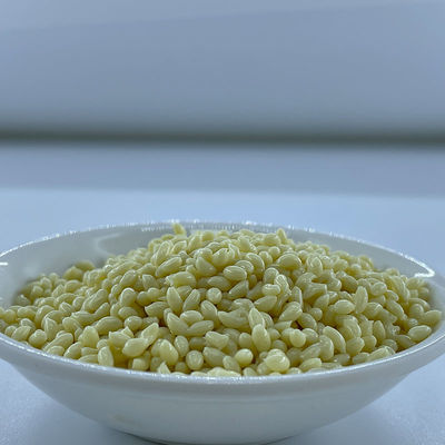 رنگ سفارشی تطابق فیلمی TPU مقاومت شیمیایی خوب 500-700٪ مقاومت در برابر سایش به طور گسترده ای در کفش استفاده می شود چرخ های caster چرخ های کیف تلفن بند ساعت