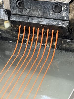 تولید قیمت رنگ تطابق مواد TPU با مقاومت پاریدن بالا و سختی تقویت شده مناسب برای برنامه های قالب بندی تزریقی